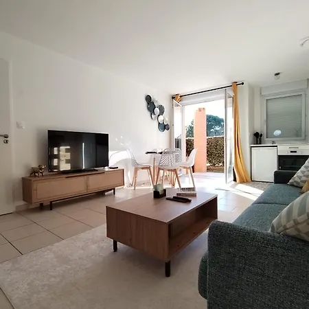 T2 Spacieux Tres Bien Place Daire